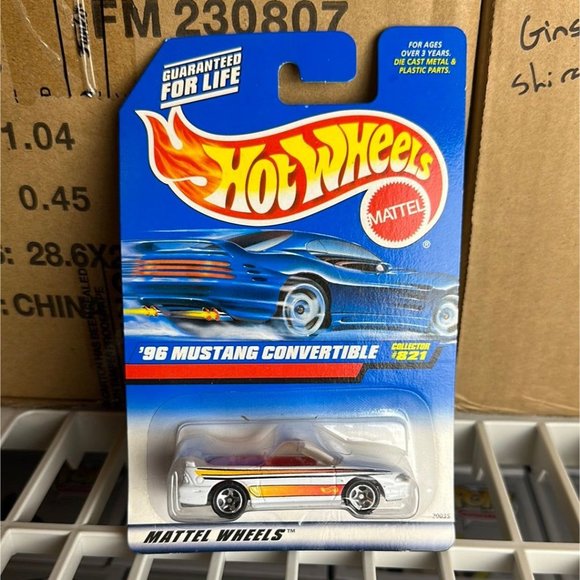 Hot Wheels 1998 First Editions ‘96 Mustang Convertible Diecast Vehicle - Picture 2 of 3